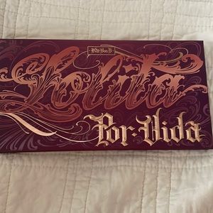 Kat Von D Lolita Por Vida eyeshadow palette